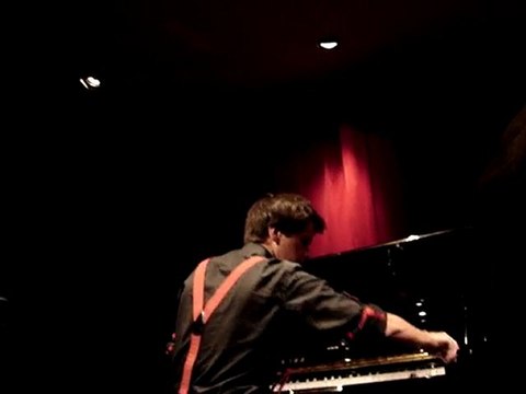 Pierre-Yves Plat - Y a d'la joie !