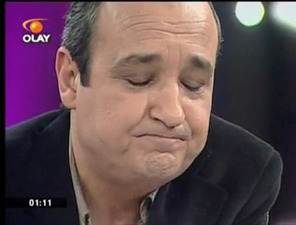 Akif Oktay Gülleri Sana Bırakıp Dikenlere Gidiyorum [HQ]