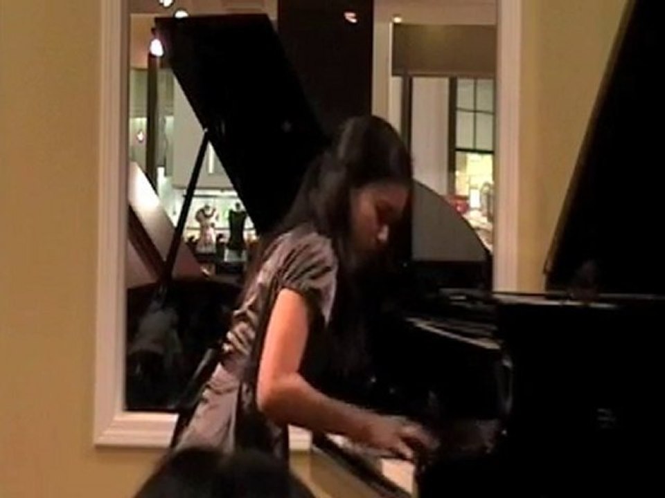 Philicia Chow Plays Schubert Impromptu