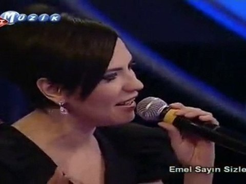 Emel Sayın & Yeşim Salkım £££ BİR KERE SEVDİM DİYE
