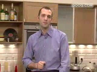 Charlotte d'asperges aux gambas, vinaigrette au chorizo