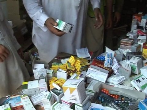 Islamic charities helping Pakistan flood victims