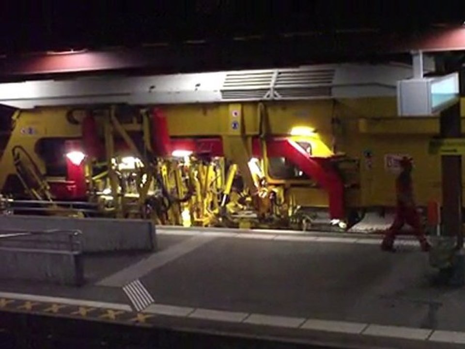 Bourreuse-niveleuse J. Müller à Hinwil