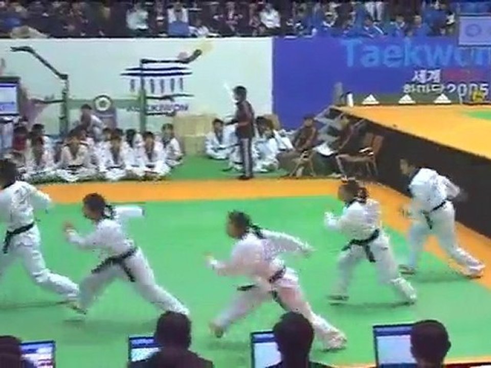 taekwondo compétition poomse libre équipe seniors