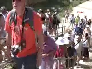 efes antik kentinde mermer sıcakları yaşanıyor