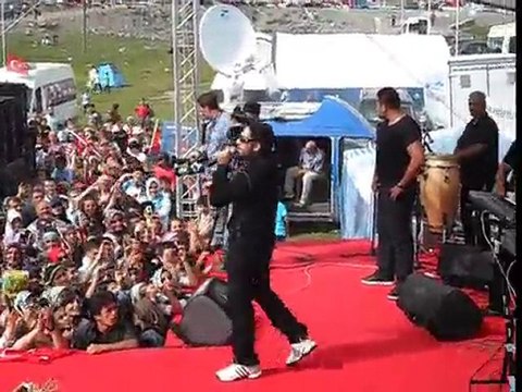 İSMAİL YK - RİZE İKİZDERE OVİT YAYLA ŞENLİKLERİ (07.08.2010)