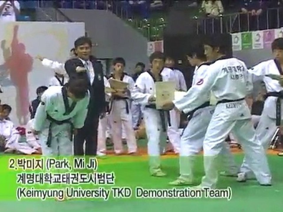 taekwondo compétition seniors femmes casse planche 360