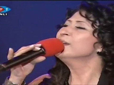 Melihat Gülses £££ DEĞDİ SAÇLARIMA BAHAR GÜLLERİ