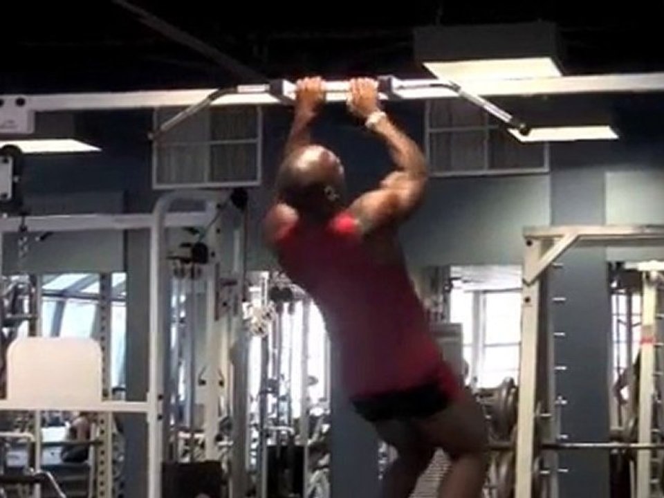 Single Arm Pullups