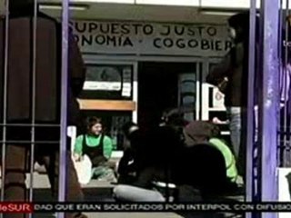 Скачать видео: Docentes uruguayos toman escuelas para pedir mayor presupues