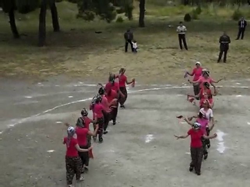 gülpınar lisesi 19 mayıs gösterisi ince giyerim