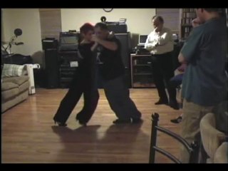 CROSSED FEET SALIDA WITH LEAN