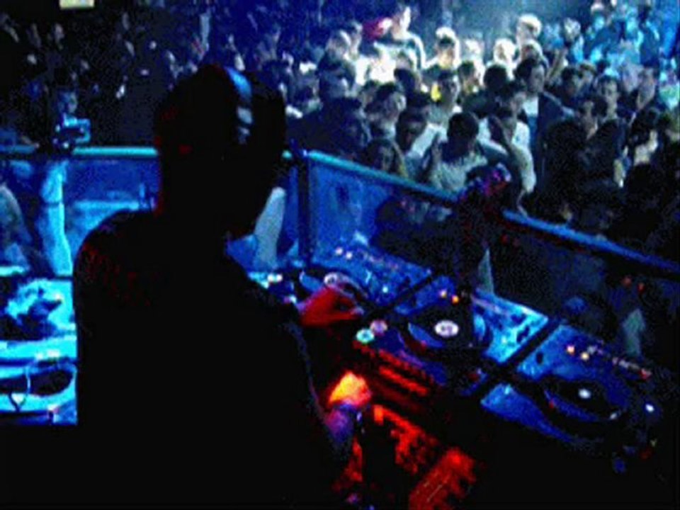 Tarkan - Adımı Kalbine Yaz (2016 Yeni Albüm) HQ