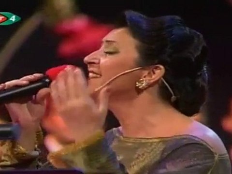 Melihat Gülses ££ BENİ ATEŞLERE SALAN O KAPKARA SİYAH GÖZLER