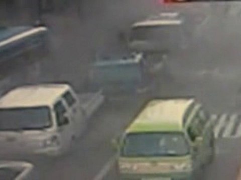 seoul - autobus a gas esplode in mezzo al traffico