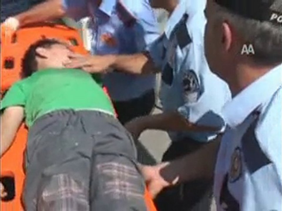 Alucra otobüsü kaza geçirdi