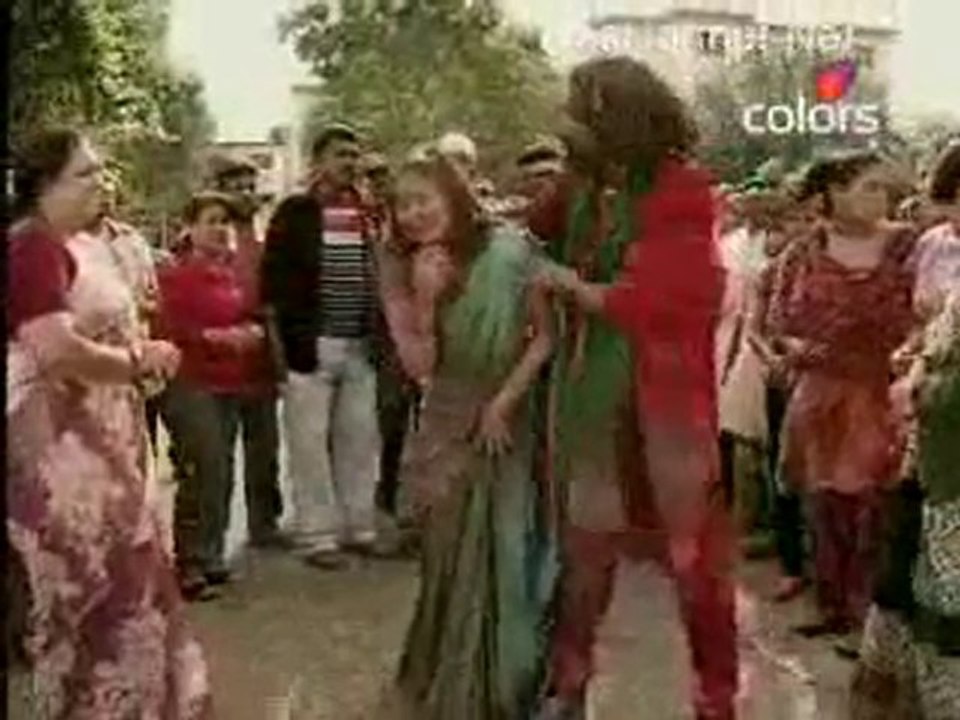 Thoda Hai Bas Thode Ki Zaroorat Hai -12th Aug 2010  pt1