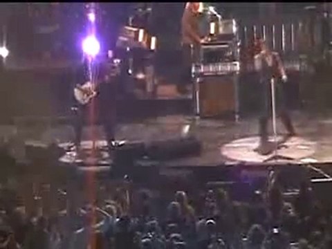 Bon Jovi - Lay Your Hands On Me Live in baltimore 2010