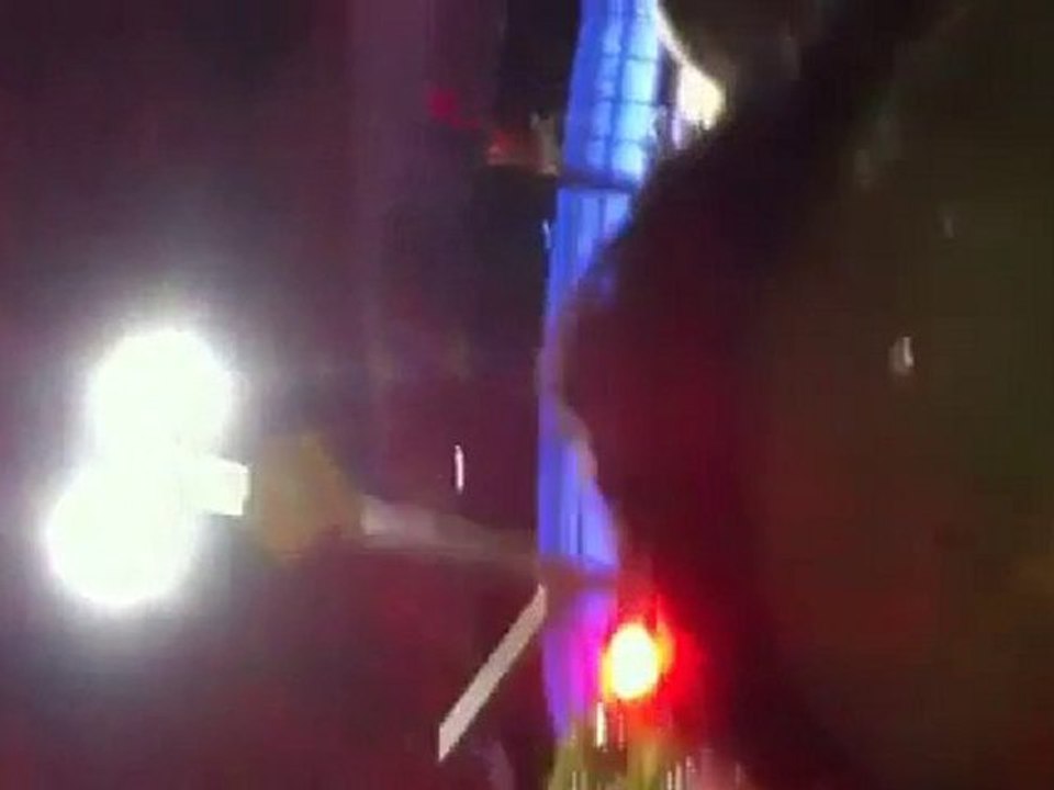 Lady Gaga signe des autographes à ses fans