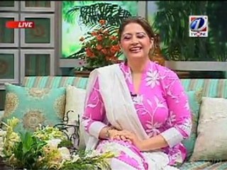 Atiqa Odho Promotes Breast Health Awareness 🌸