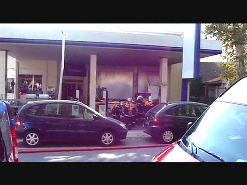 INCENDIE DU GARAGE  METROPOLE A CARCASSONNE LE 13 AOUT 2010