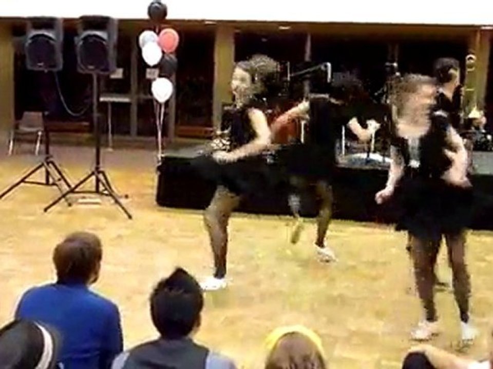 FreeSwingDanceLessons.com : Event Footage : Sweethearts of R