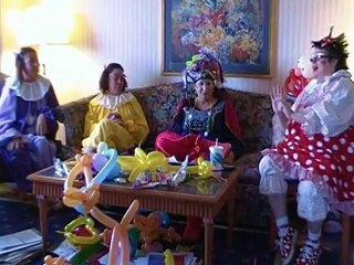 Hanna Banana's Top Dating Tips & Clown School Fun 🤡