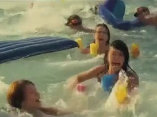 Piranha 3d - TV Spot - Passage