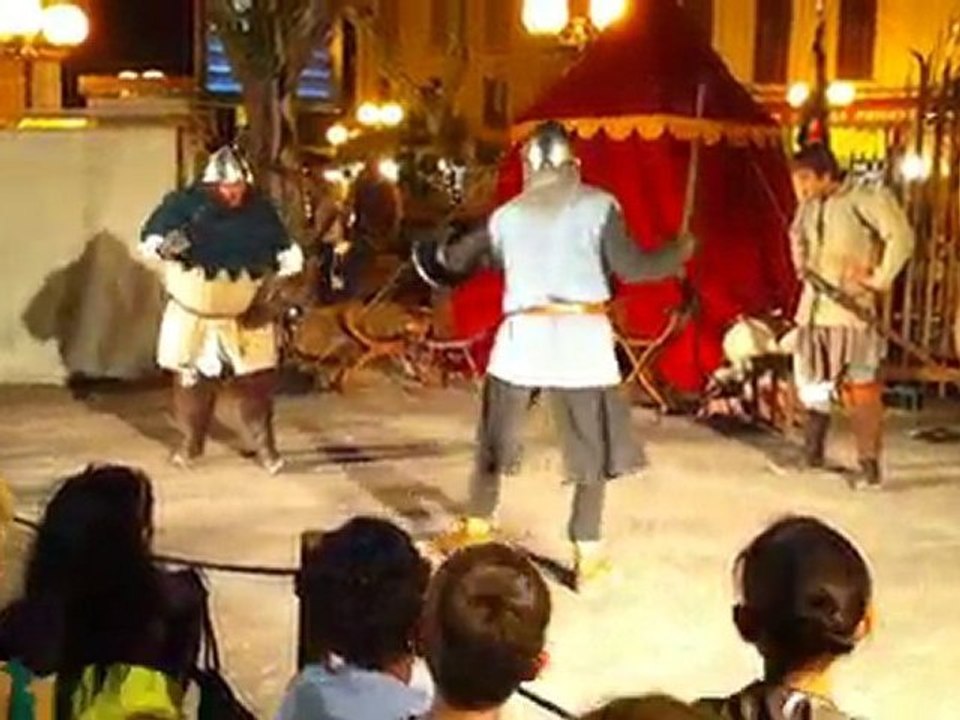 Combat à l'épée aux médiévales de La Garde 2010