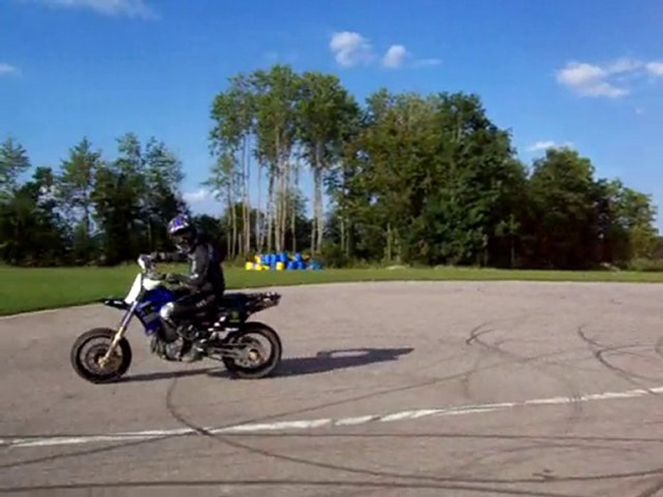 Mirecourt ( burn donut ) drz supermotard SM