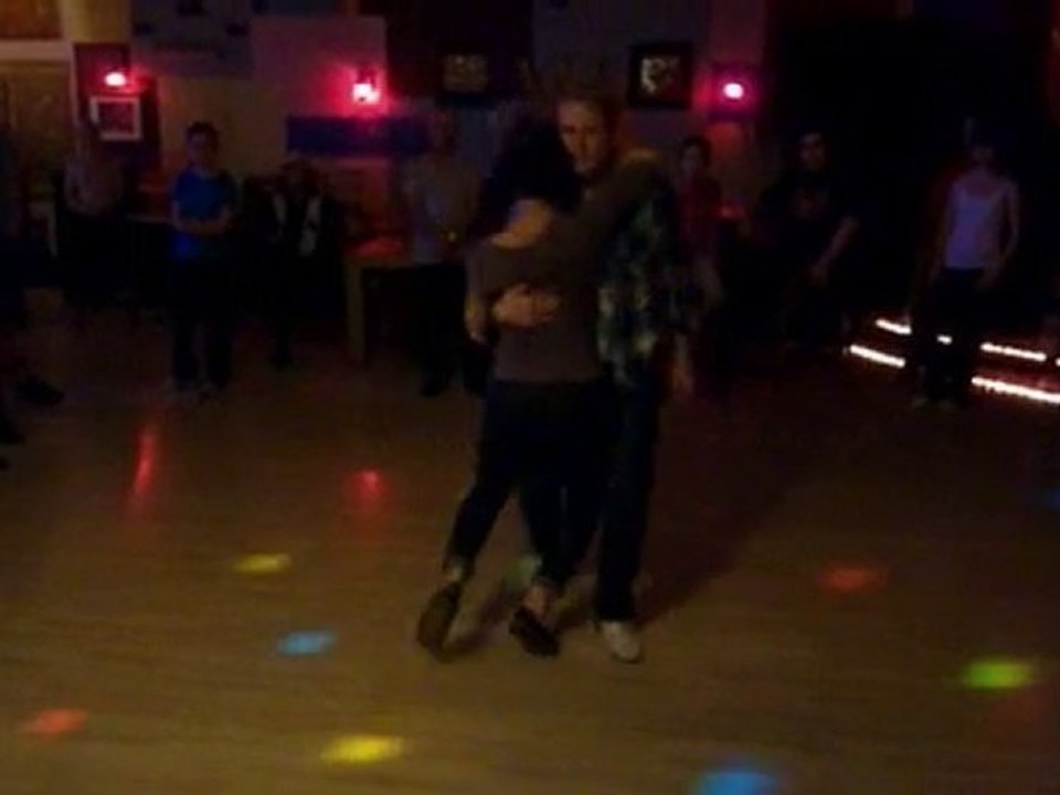 FreeSwingDanceLessons.com : Daniel and Gaby Blues Lesson Rev