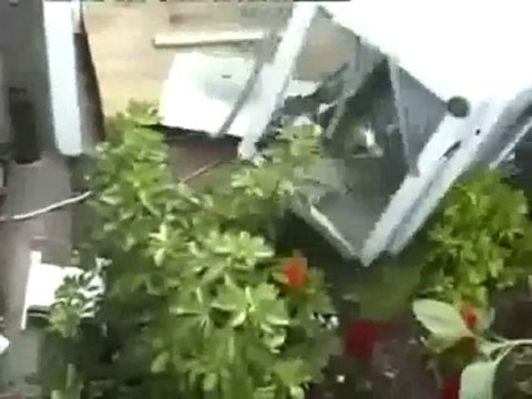 Self Destructing Washing Machine Has Feelings