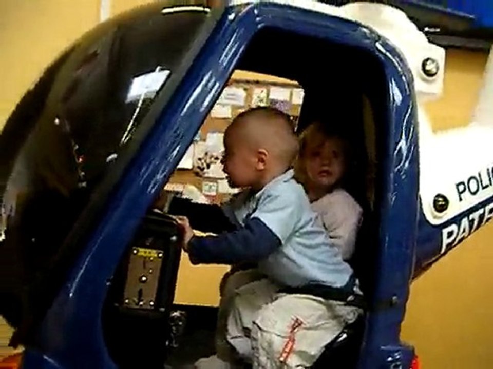 dans l' hélicoptère  les loulous