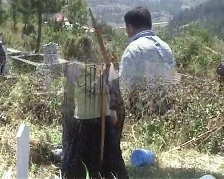 GÖKÖZ KÖYÜ MEZARLIK TEMİZLİĞİ 01.08.2010