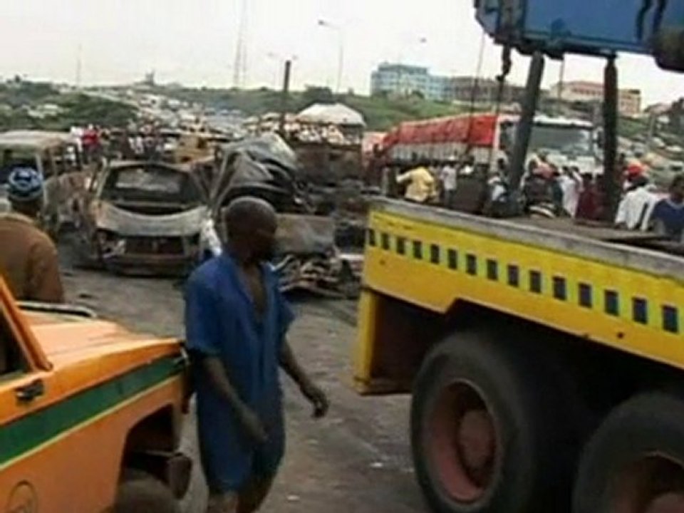 Nigeria horror crash kills up to 20
