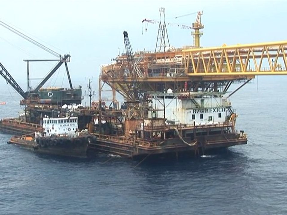 Mexican oil sector treads carefully after BP Spill