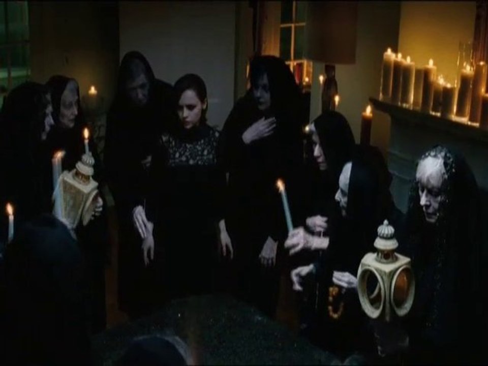 After.Life - Clip Scary Dream