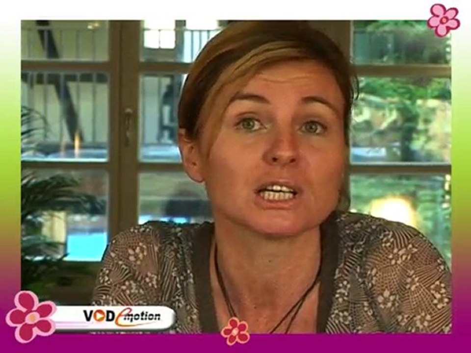 Idée déco : coller des motifs sur vos meubles