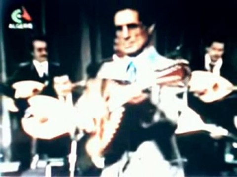 DAHMANE HARRACHI CHANTE EN KABYLE !