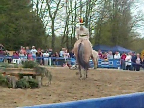 porte ouverte des ecuries des tilleuls .