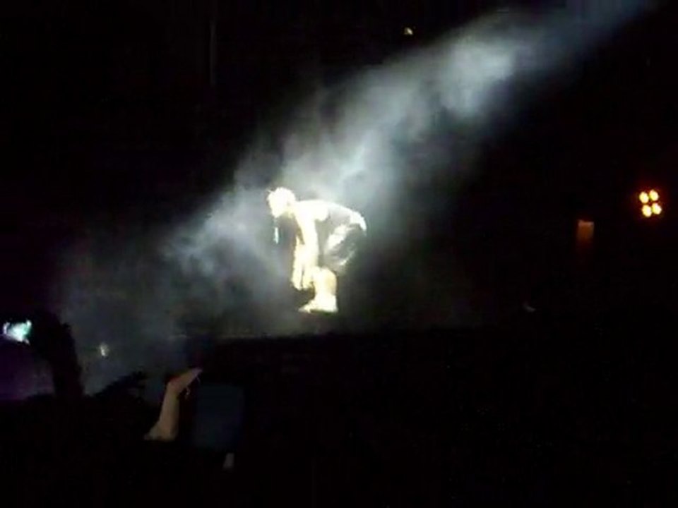 Tokio Hotel Paris 14.04.2010 Gustav