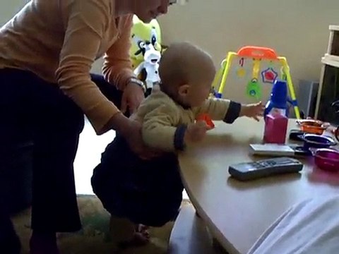 Je joue avec Maman 2.AVI