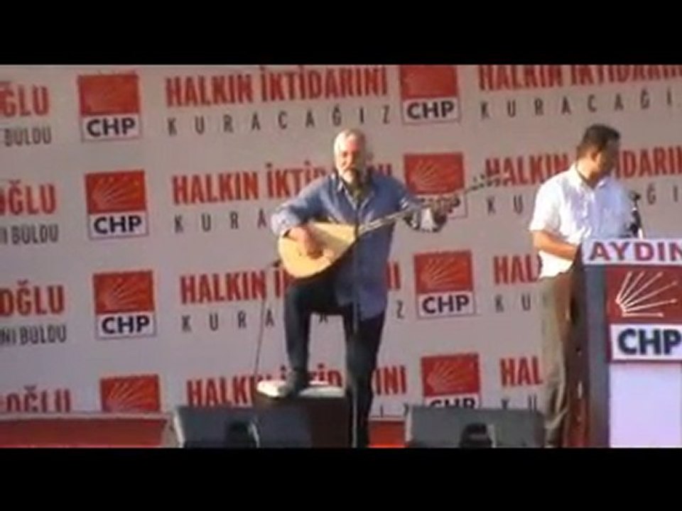 Onur Akın'dan mini Konser 1