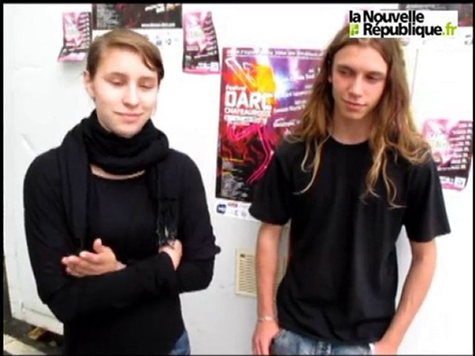 A Darc, Marina et David nettoient les loges