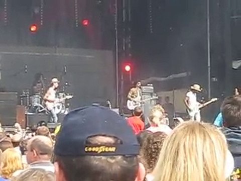 BB Brunes - Dis Moi - Fête du bruit à Landerneau le 15/08/10