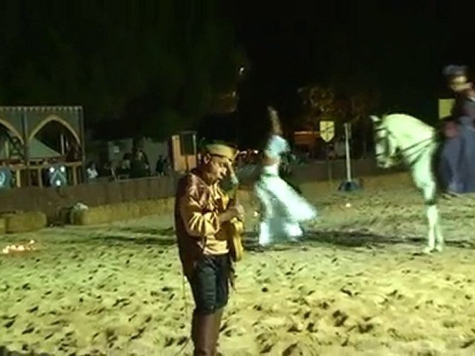 LUNE D'OR ET TANIS AU CLOS Les Médiévales La Garde 2010