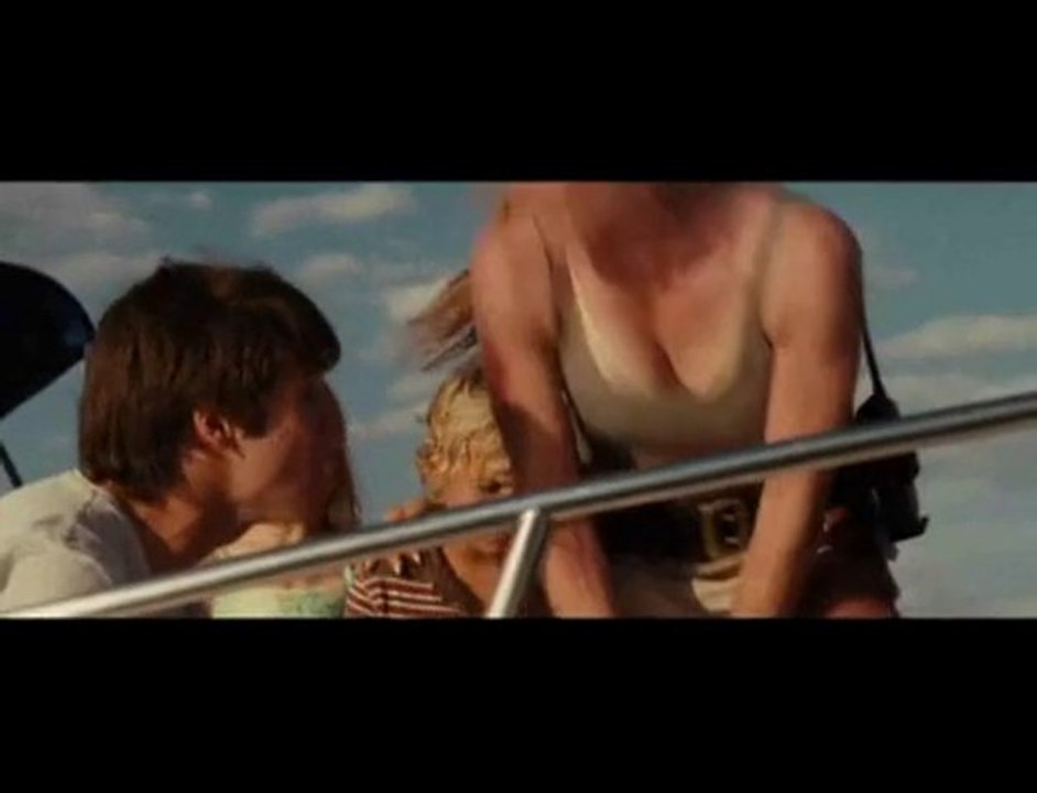 Piranha 3D - Clip 1