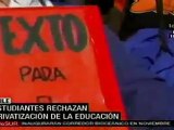 Reprime policía chilena a estudiantes