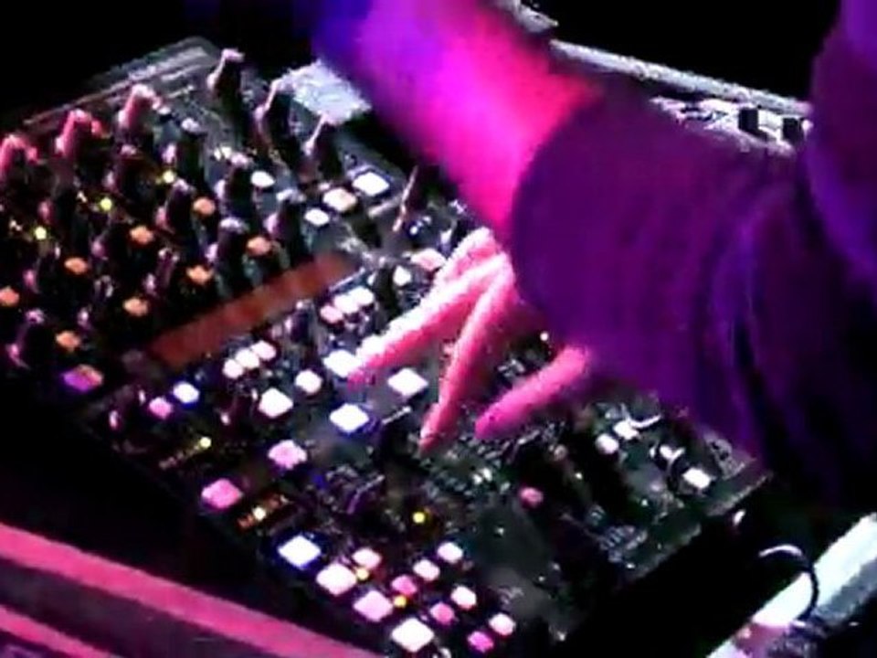 dj elitt