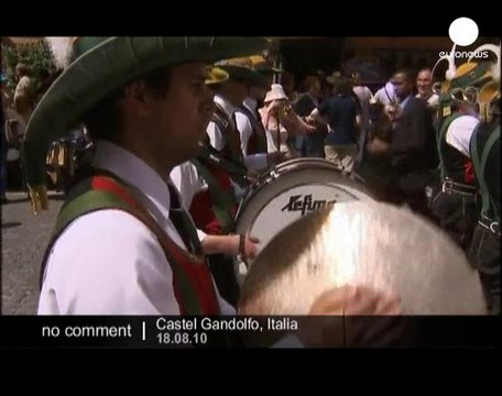 Pope calls for aid to Pakistan - no comment